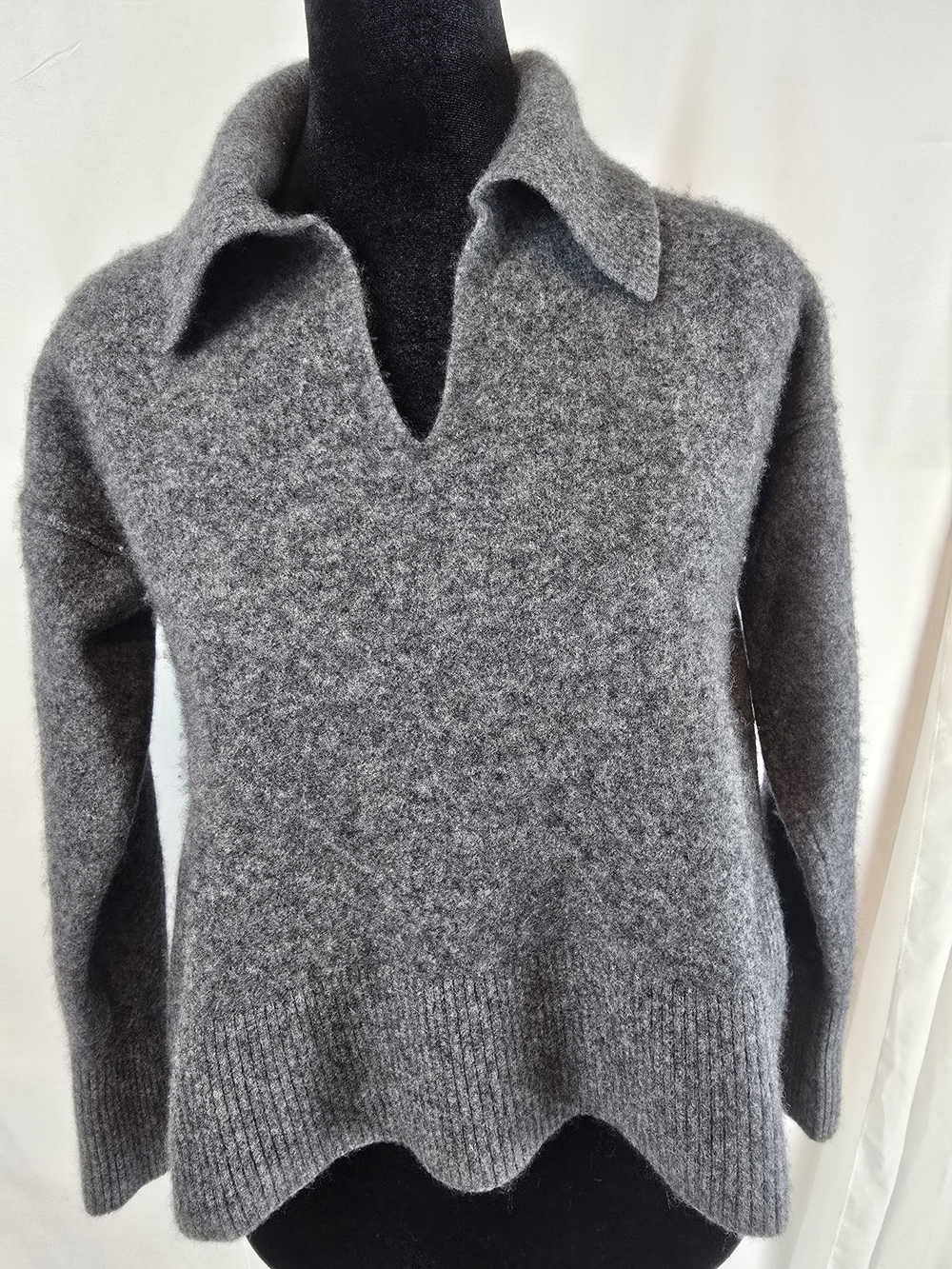 Free People Cashmere Charcoal Gray Fuzzy V-Neck Sweater